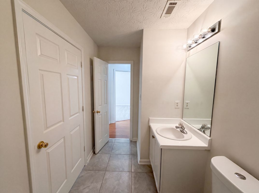 Photo 18 of 25 of 6774 Fairfax Ct, Lithonia, GA