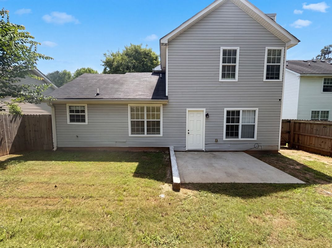 Photo 19 of 26 of 3045 Stonebridge Creek Dr, Lithonia, GA