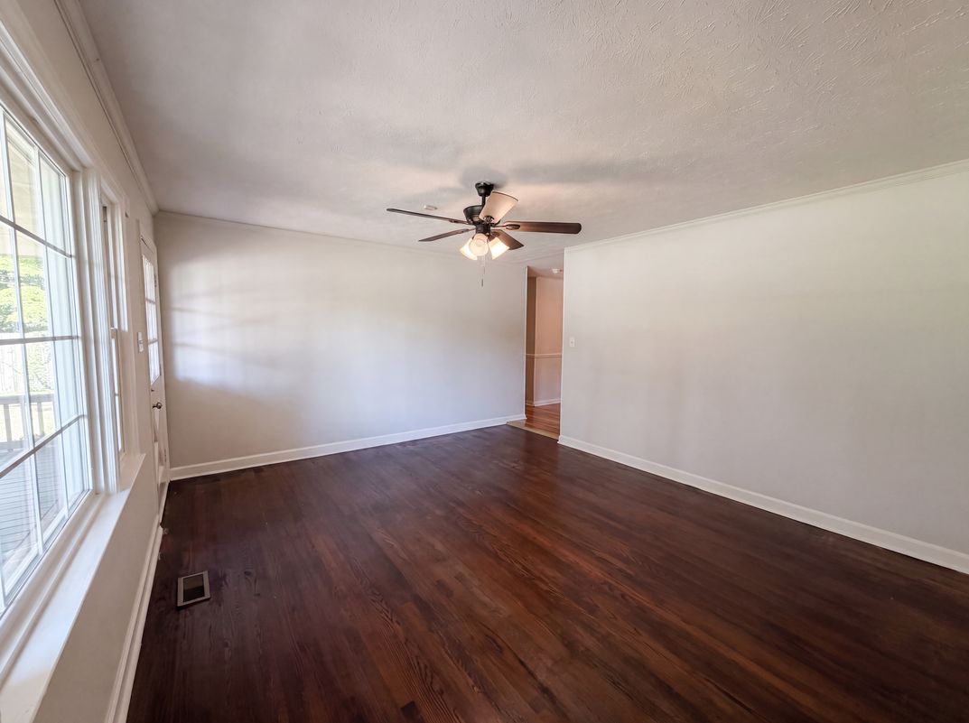 Photo 7 of 19 of 4060 Rosehill Rd, Fayetteville, NC
