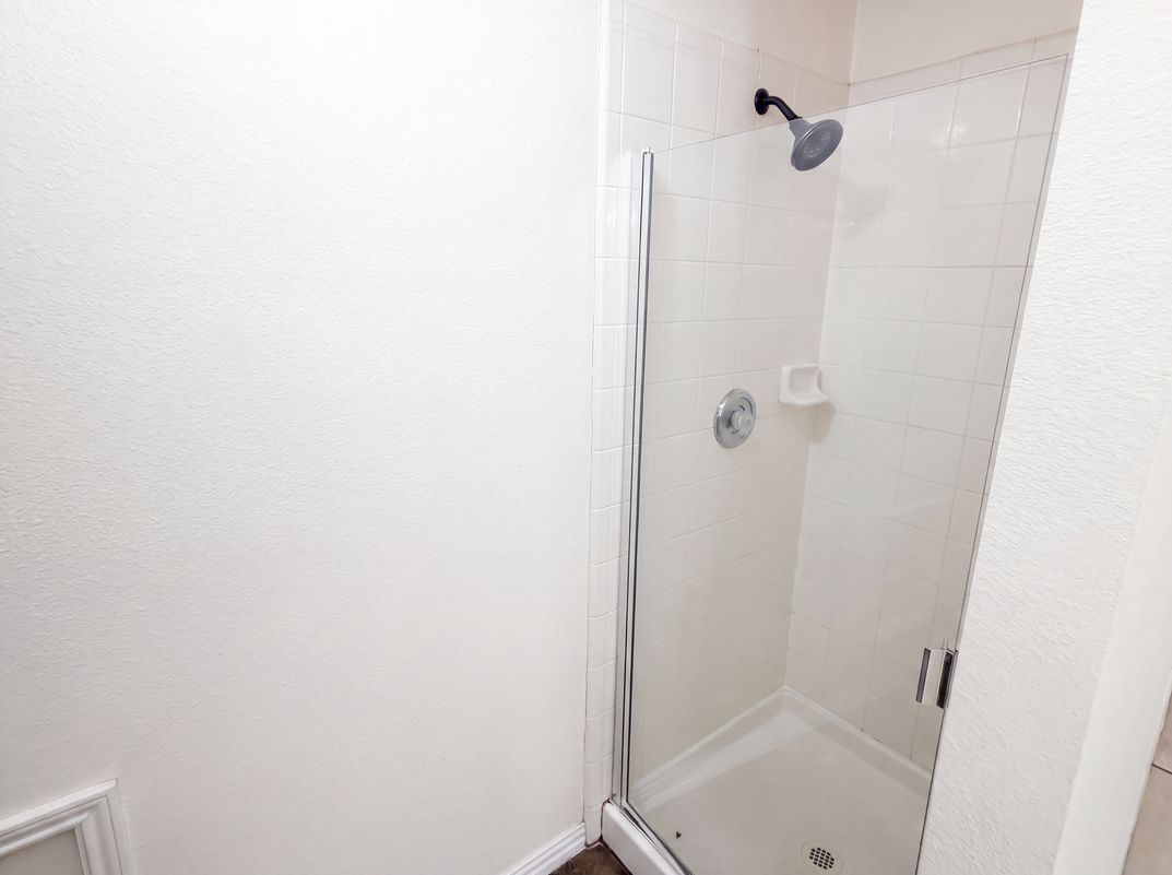 Photo 19 of 27 of 106 Forestview Rd, Hickory Creek, TX
