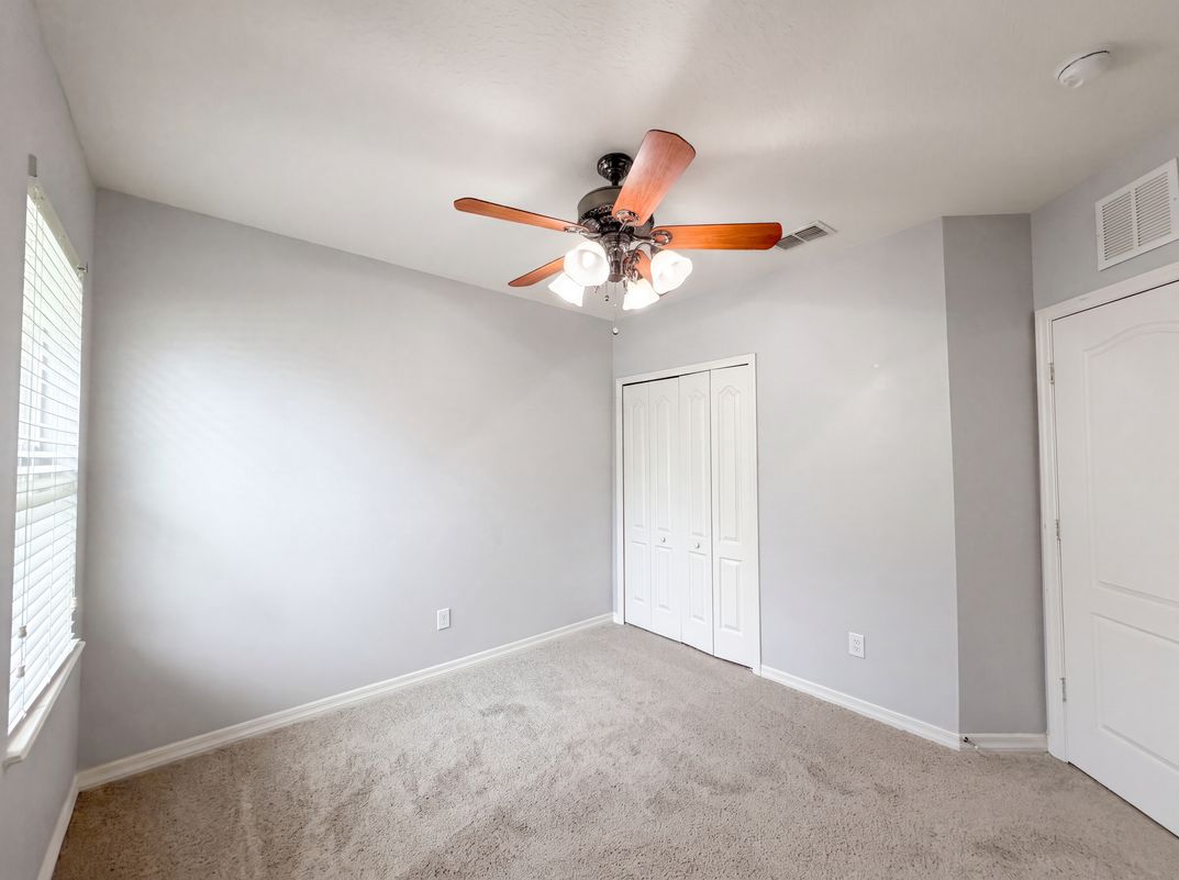 Photo 18 of 24 of 12902 Scout Ct, Grand Island, FL