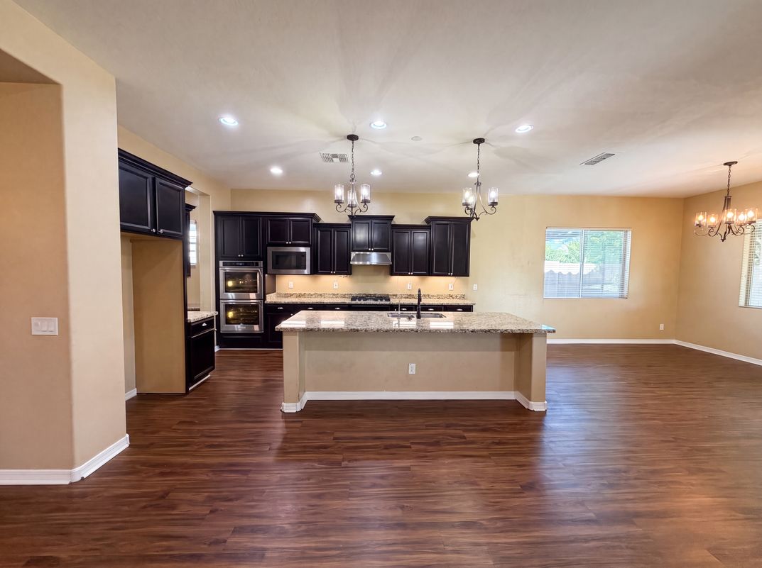 Photo 11 of 39 of 18136 W Devonshire Ave, Goodyear, AZ