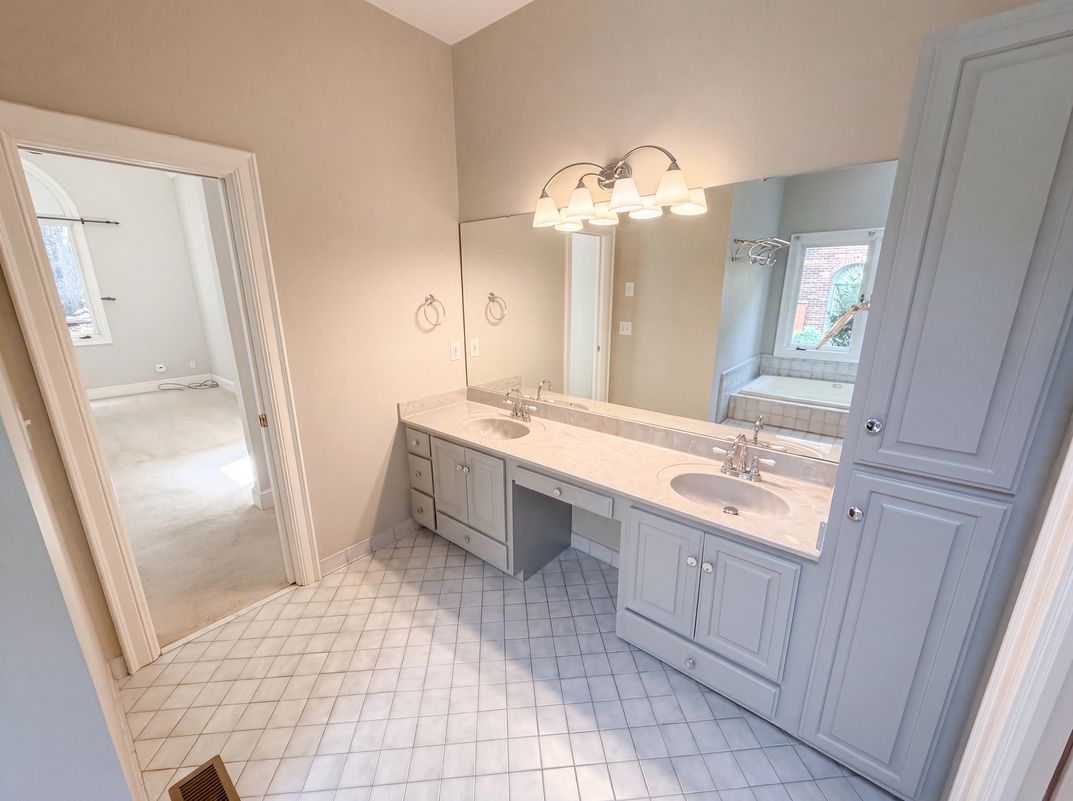 Photo 16 of 29 of 3711 Surry Ridge Ct, Charlotte, NC