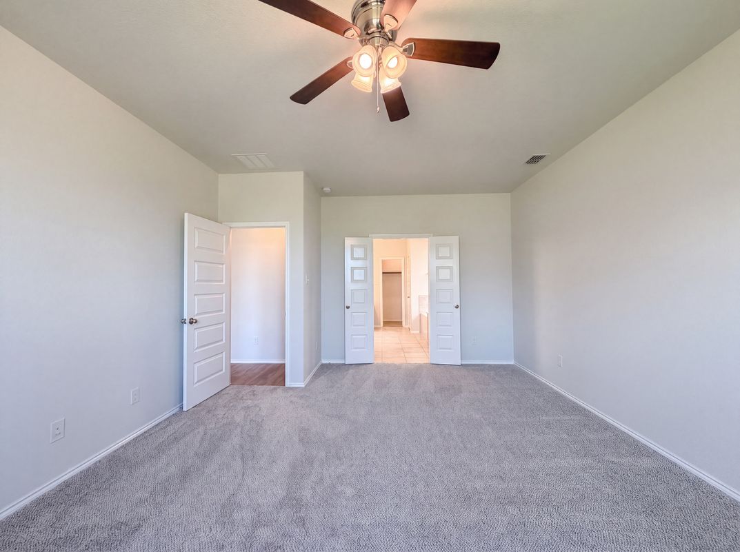 Photo 3 of 21 of 5904 Saddle Pack Dr, Fort Worth, TX