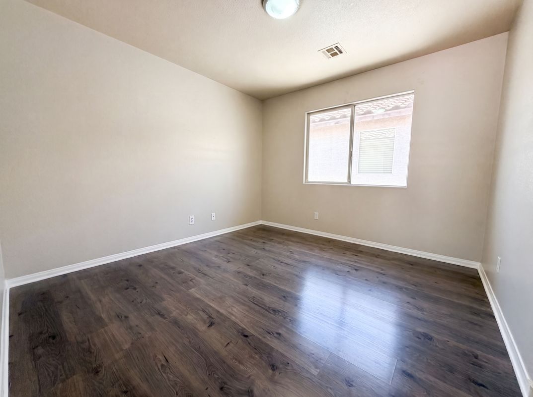 Photo 16 of 27 of 9515 Windborne Ave, Las Vegas, NV