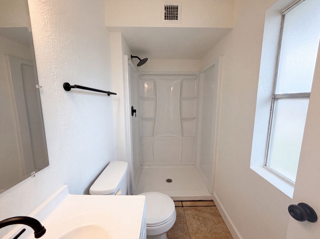 Photo 10 of 21 of 6036 N 72nd Dr, Glendale, AZ