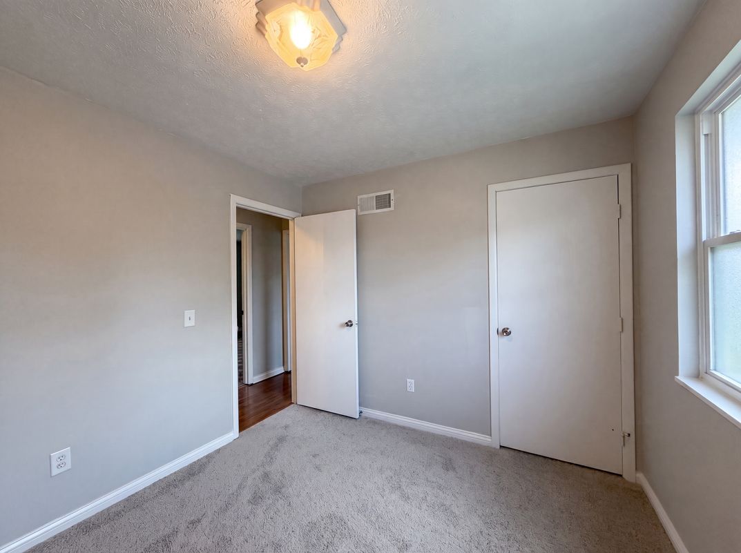 Photo 10 of 22 of 5569 Partridge Cir, West Chester, OH