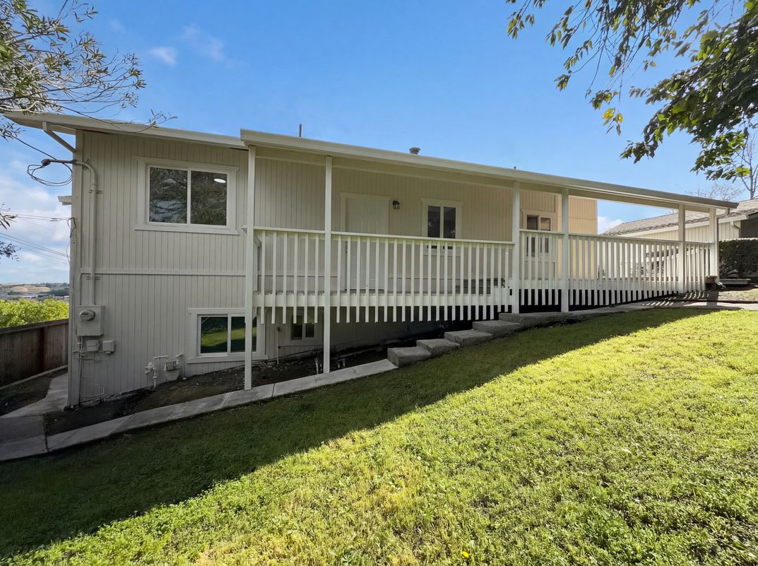 Photo 5 of 43 of 2291 Yale St, Martinez, CA