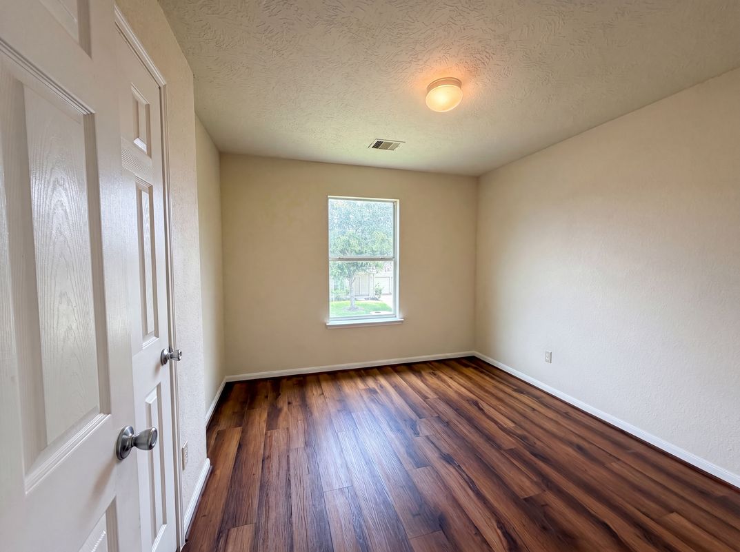 Photo 10 of 21 of 2627 Skyview Trace Ct, Houston, TX