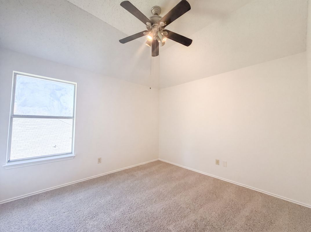 Photo 11 of 27 of 905 Ridgemont Dr, Allen, TX