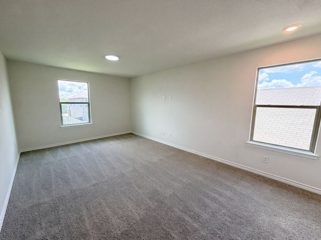 Photo 13 of 21 of 2100 Brandywine Dr, New Braunfels, TX