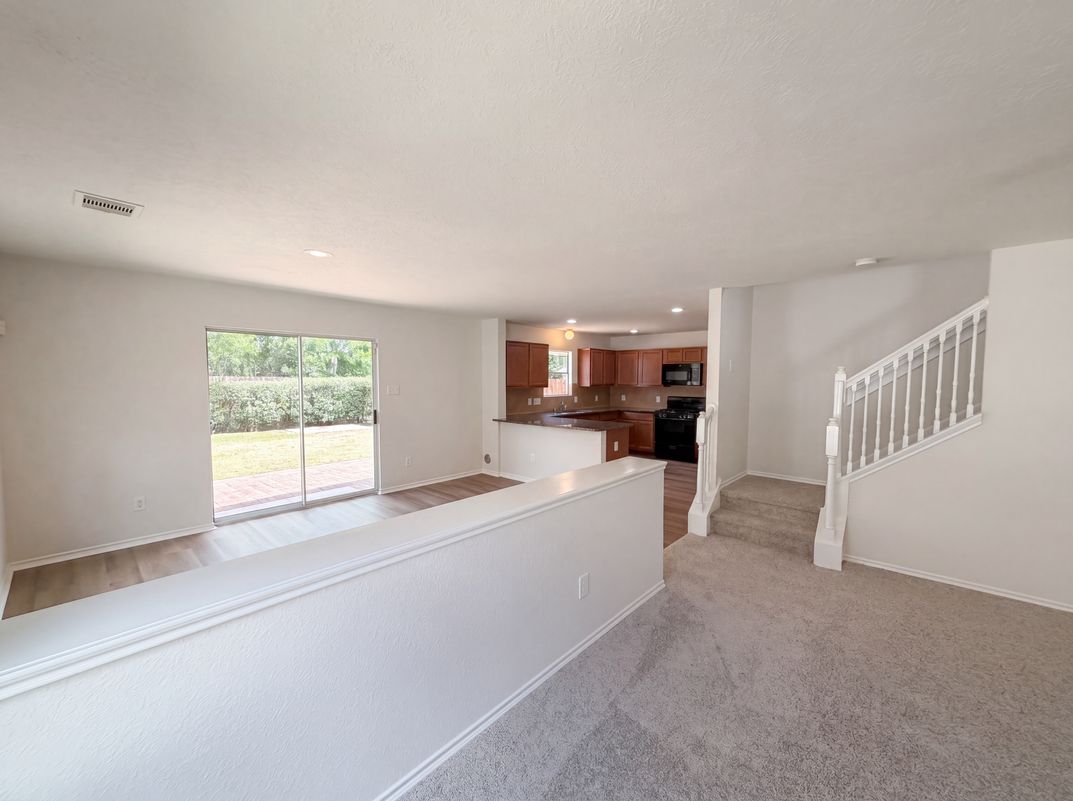 Photo 7 of 25 of 939 Staffordale Manor Ln, Houston, TX