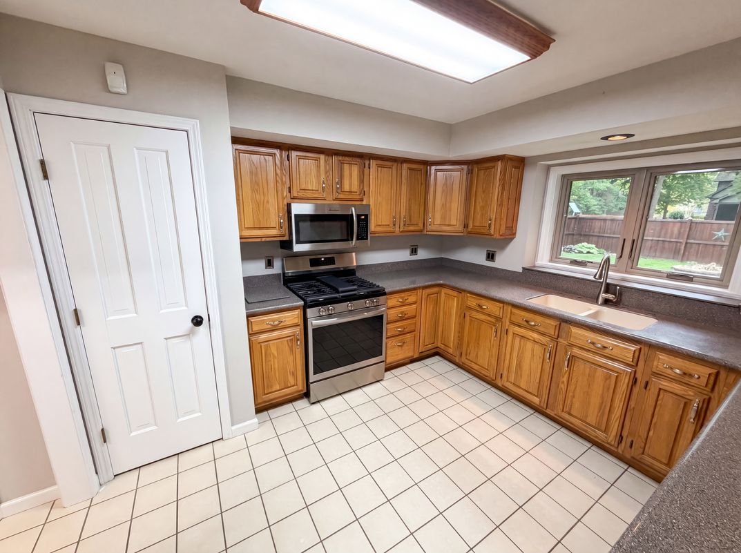 Property photo 2 of 656 MacBeth Dr