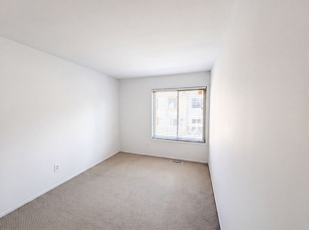 Photo 7 of 20 of 9983 Ridgeline Dr, Montgomery Village, MD