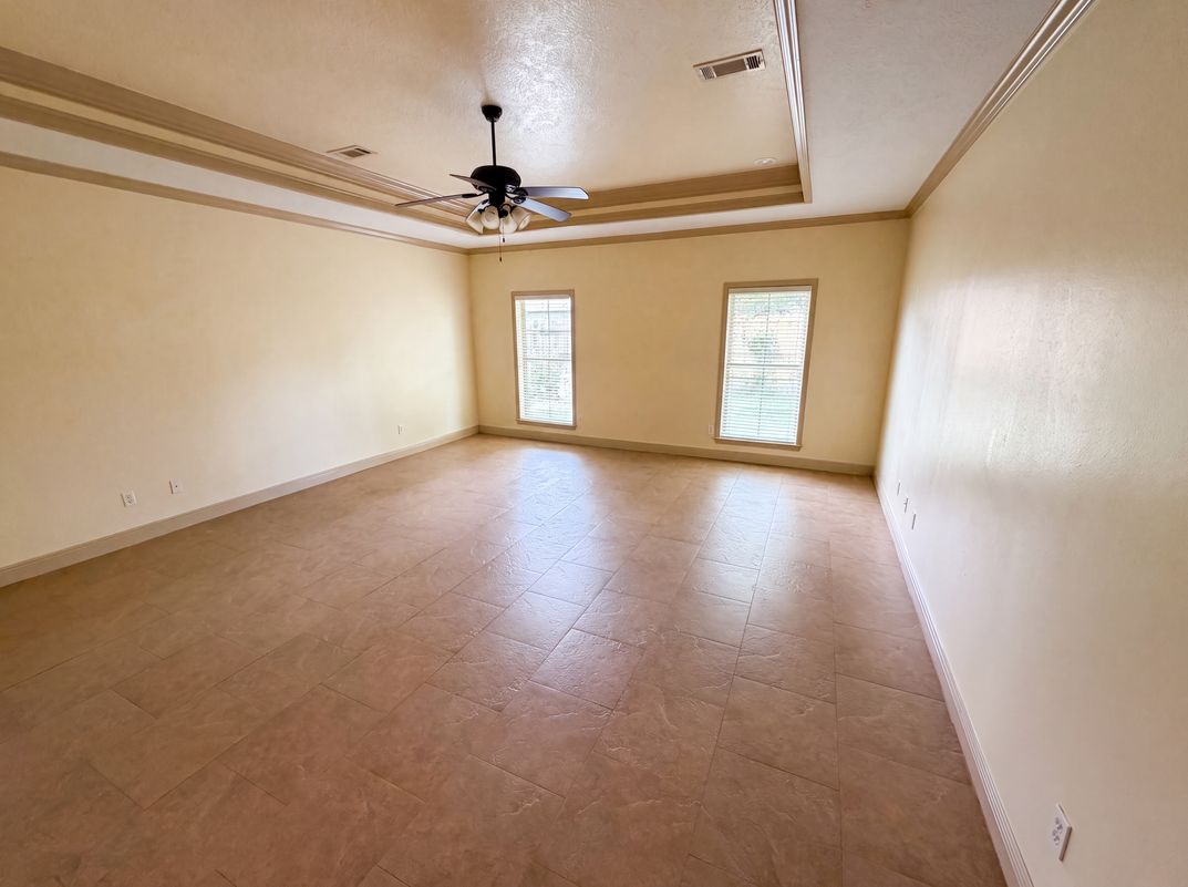 Photo 8 of 24 of 7945 Laurelwood St, Beaumont, TX