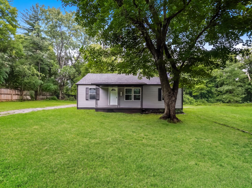 Photo 21 of 24 of 120 White St, Hopkinsville, KY