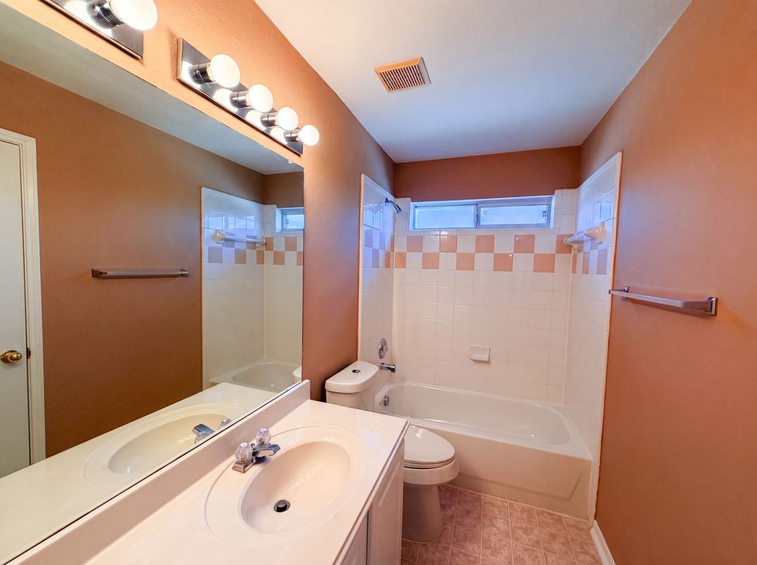 Photo 18 of 22 of 1311 Stanford Dr, Rockwall, TX