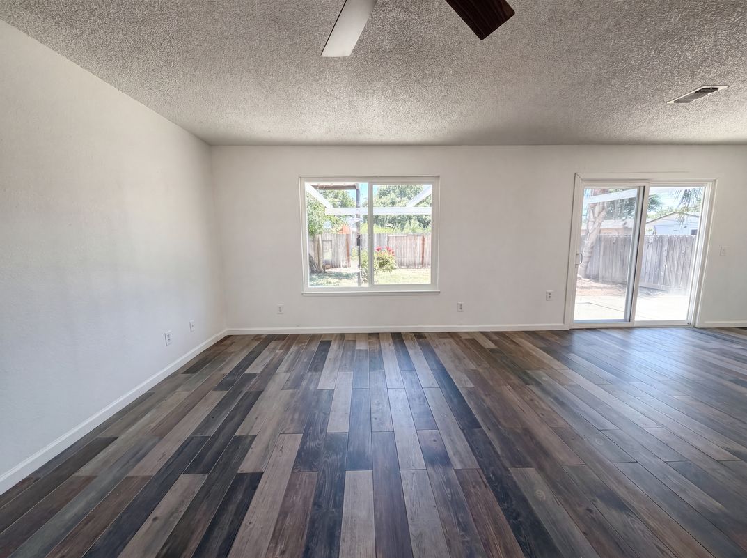 Photo 7 of 26 of 838 Dutra Ave, Rio Linda, CA