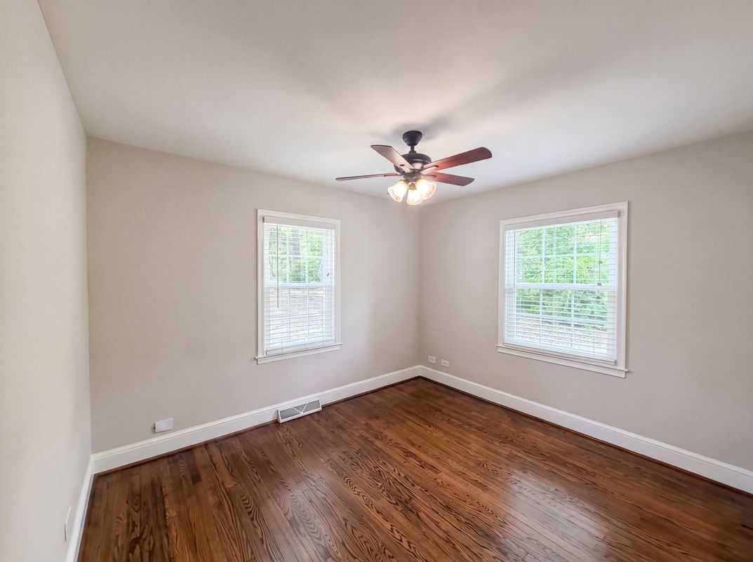 Photo 13 of 17 of 1712 N Roxboro St, Durham, NC