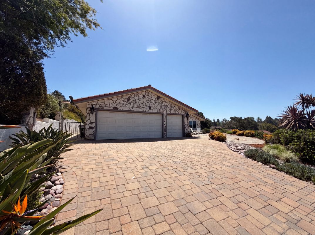 Photo 19 of 24 of 17883 Sintonte Dr, San Diego, CA