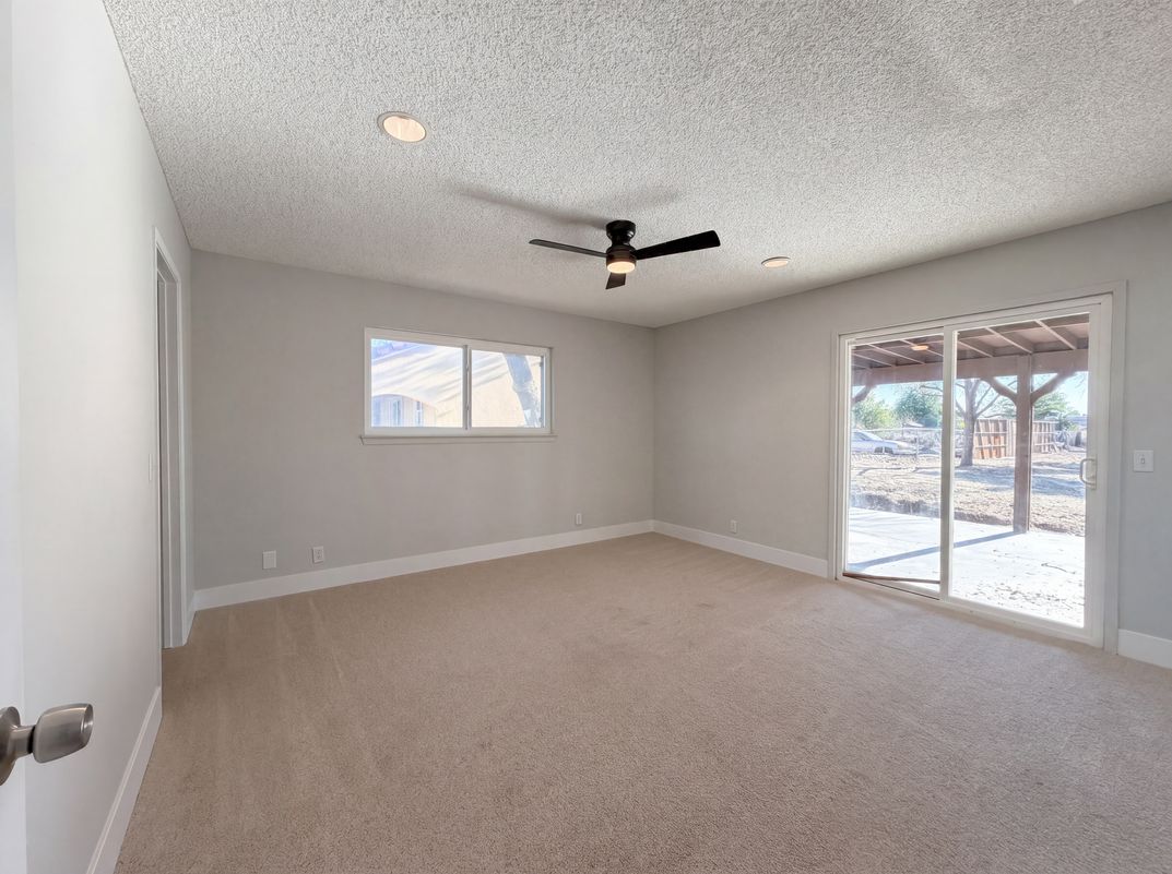Photo 13 of 21 of 40733 176th St E, Lancaster, CA