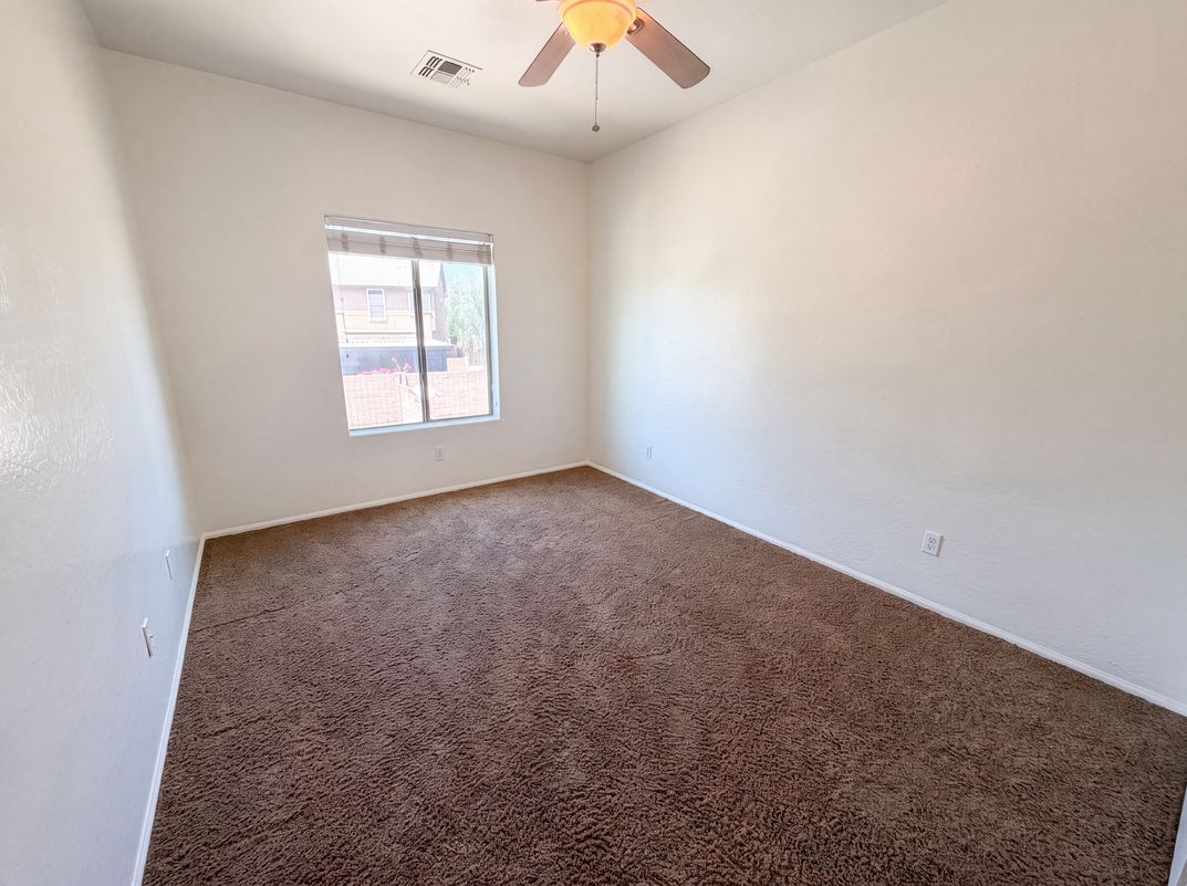 Photo 8 of 36 of 17268 W Elaine Dr, Goodyear, AZ