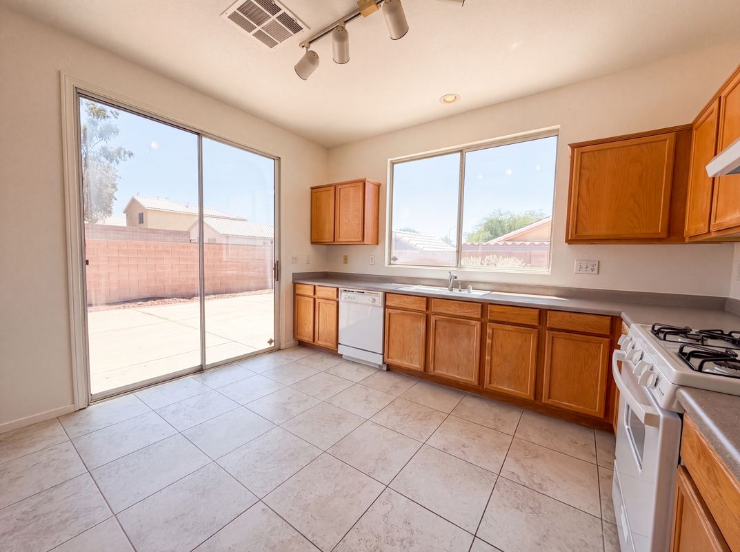 Photo 12 of 22 of 521 Quail Bird Pl, Henderson, NV