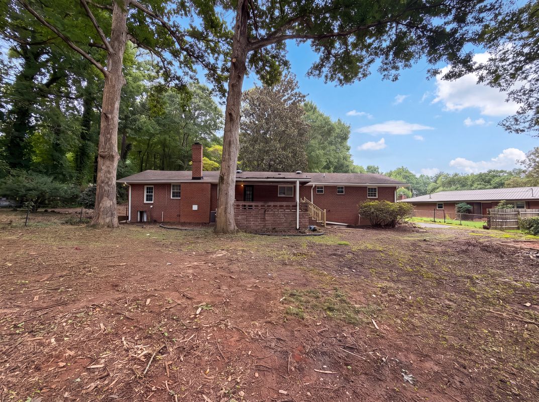 Photo 5 of 24 of 210 Pinewood Ln, Stockbridge, GA