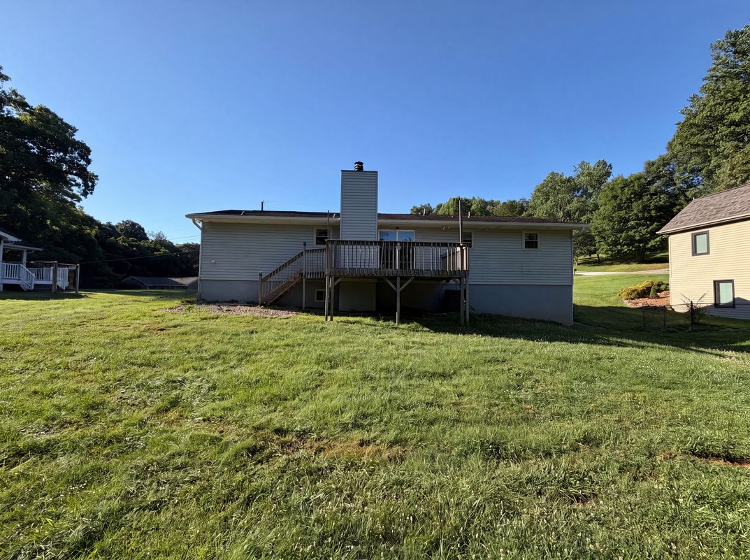 Photo 5 of 30 of 8505 Troutman Ln, Knoxville, TN