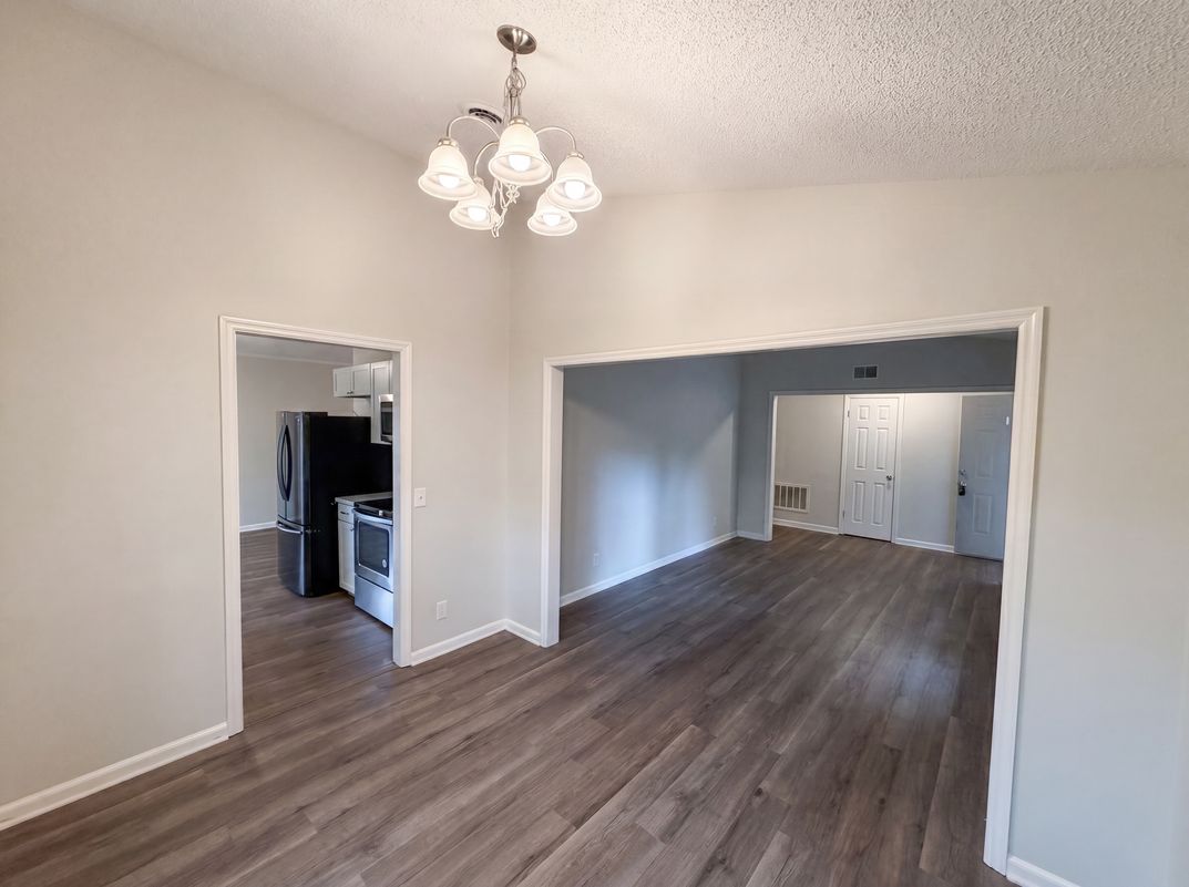 Photo 10 of 22 of 1820 Chantilly Dr, Columbia, SC
