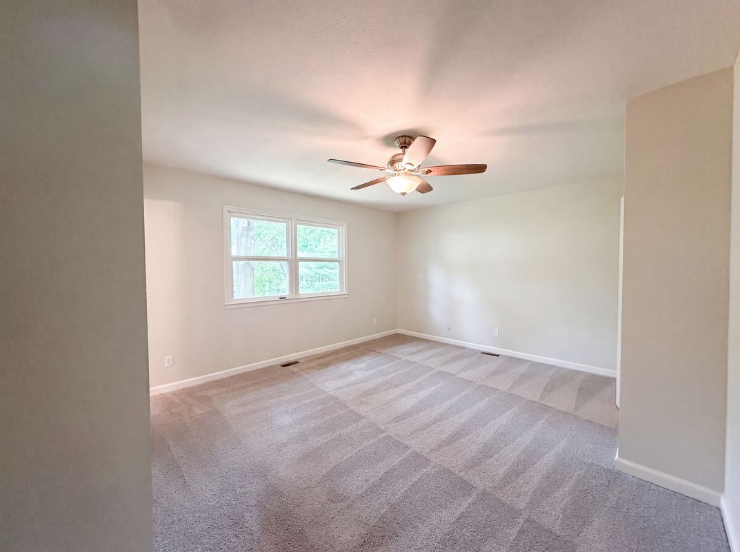 Photo 7 of 21 of 2909 Sagebrush Dr, Lawrence, KS