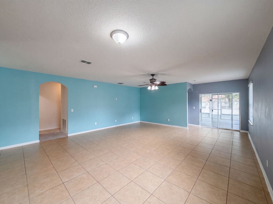 Photo 11 of 24 of 12902 Scout Ct, Grand Island, FL