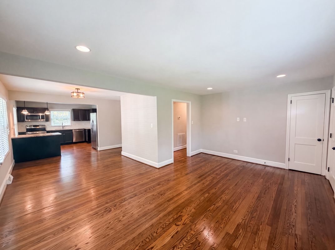 Photo 8 of 17 of 1712 N Roxboro St, Durham, NC