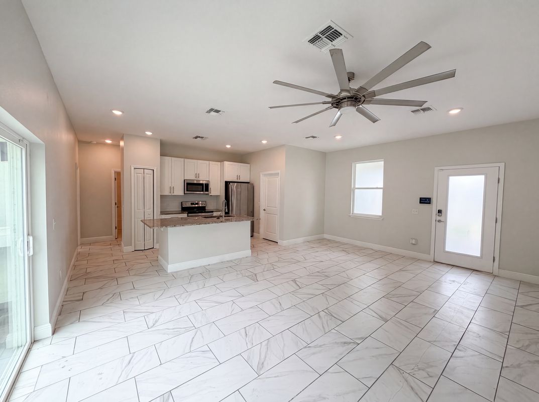 Photo 6 of 18 of 1140 Bancroft St, Deltona, FL