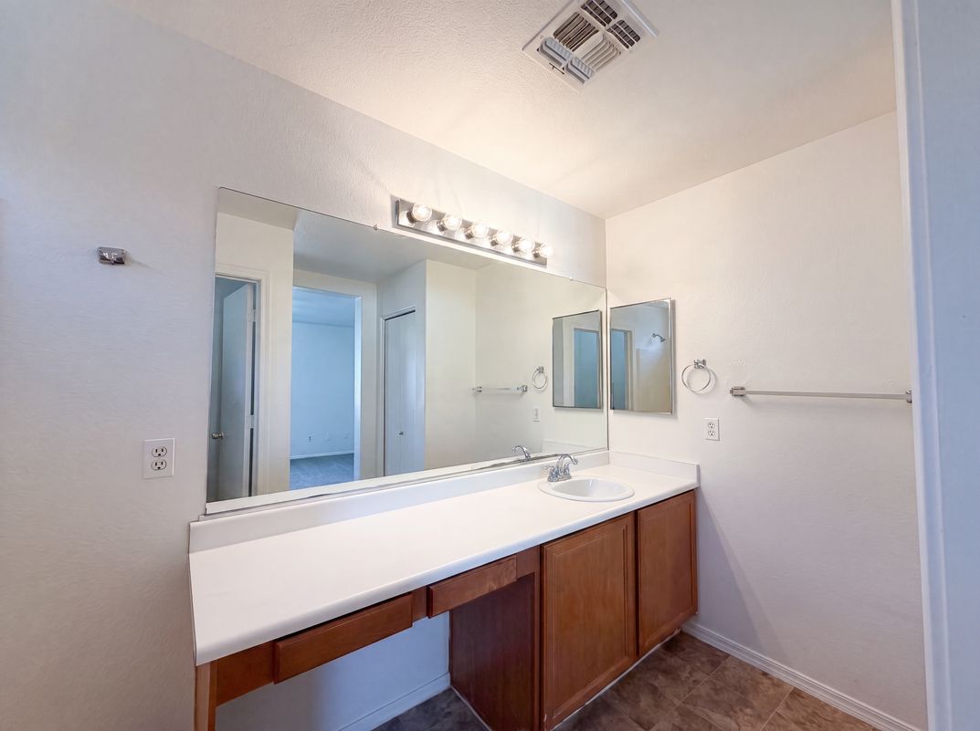 Photo 9 of 50 of 1515 E Bloch Rd, Phoenix, AZ