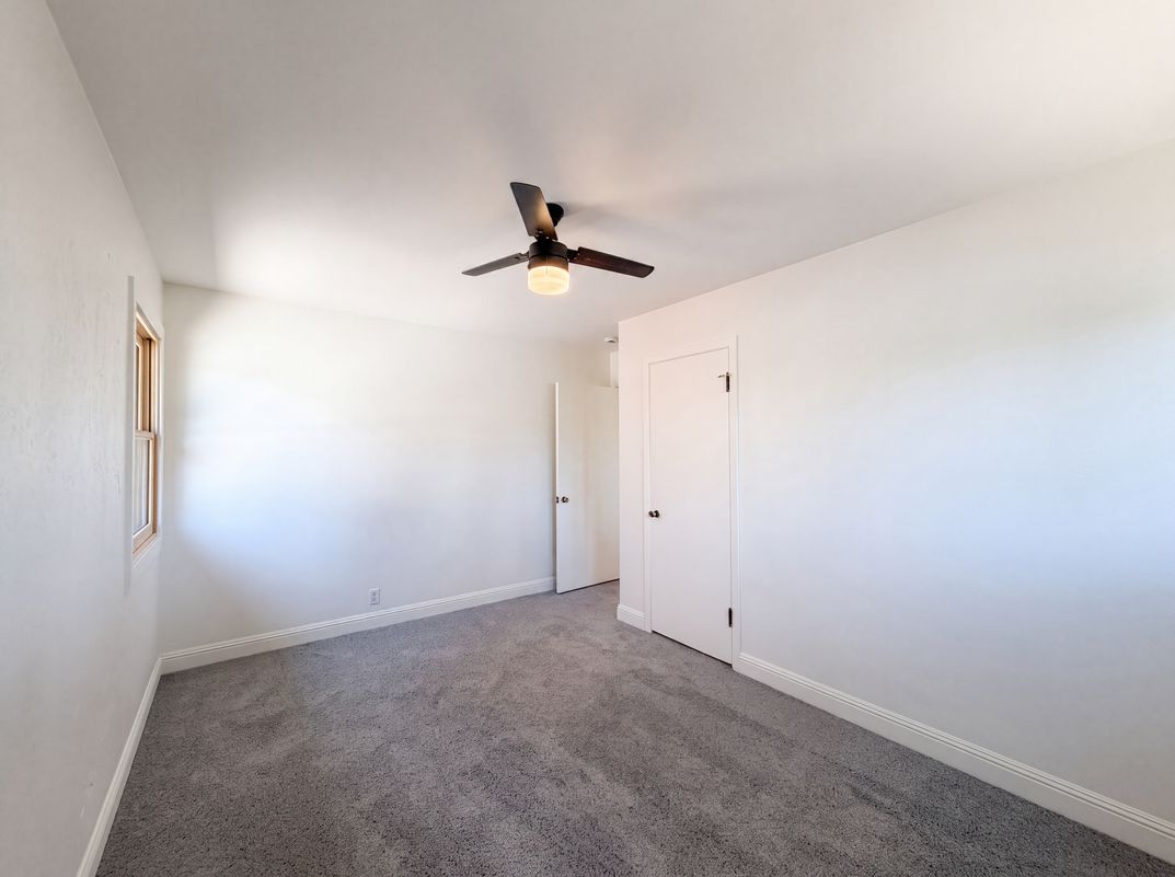 Photo 23 of 41 of 4601 Summit Way, Sacramento, CA