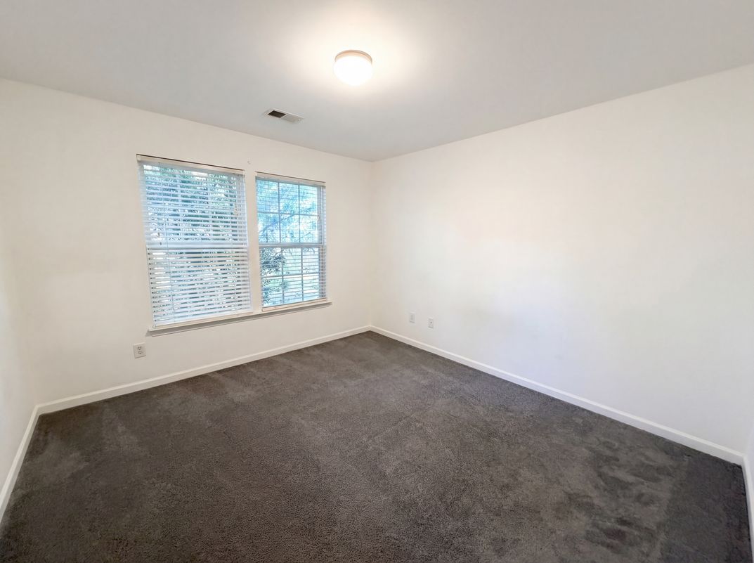 Photo 18 of 27 of 8692 Hickory Creek Ct, North Charleston, SC