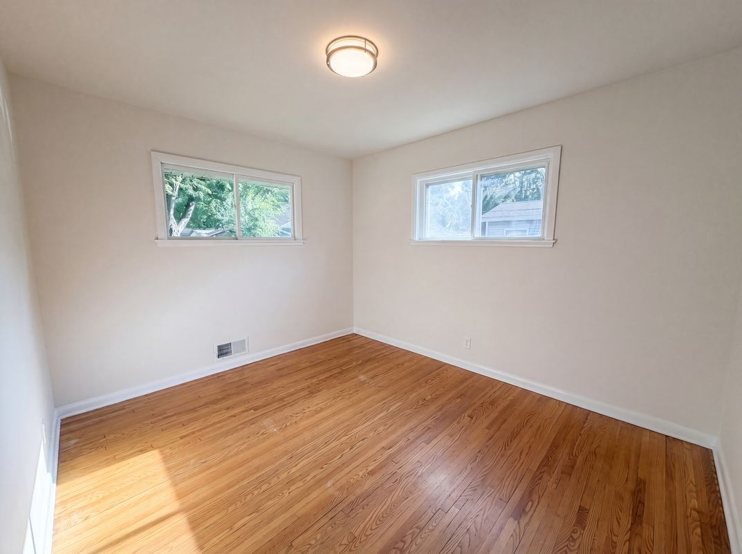 Photo 12 of 20 of 2128 Ronald Ave, White Bear Lake, MN