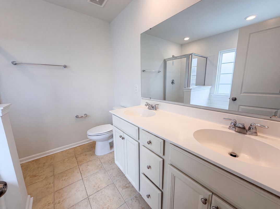 Photo 16 of 21 of 747 Redbud Ln, Summerville, SC