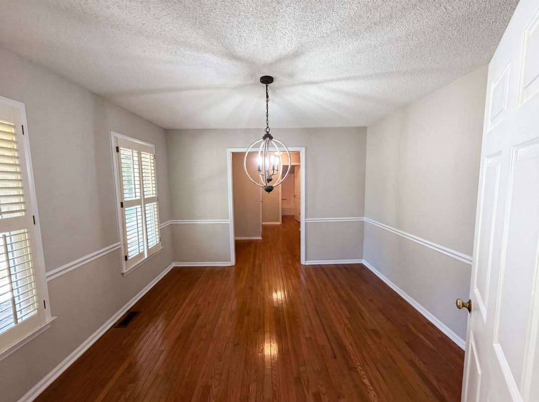 Photo 9 of 29 of 8400 Chestnut Oak Ct, Harrisburg, NC
