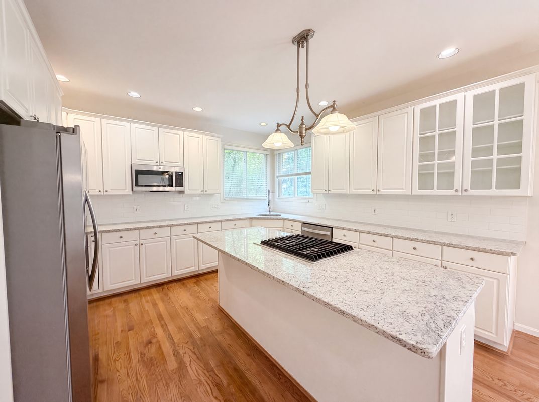Photo 4 of 45 of 6667 Miami Woods Dr, Loveland, OH