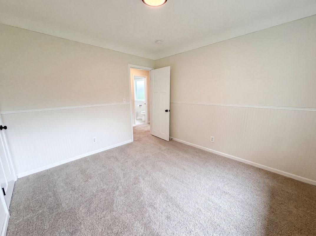 Photo 4 of 27 of 1695 Abell St, Maplewood, MN