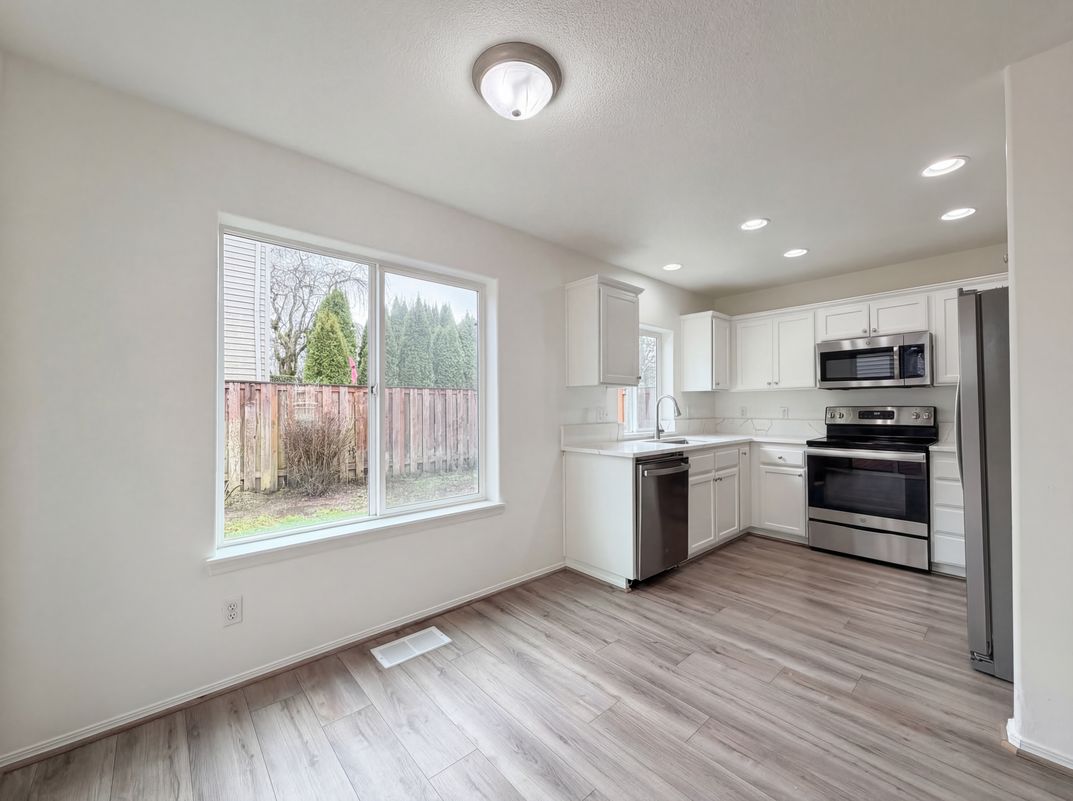 Photo 11 of 22 of 1262 NE Kinney St, Hillsboro, OR