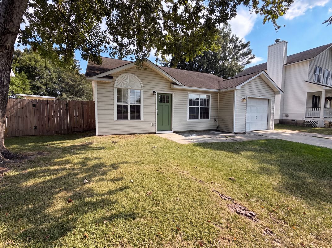 Photo 16 of 18 of 218 Persimmon Cir, Goose Creek, SC