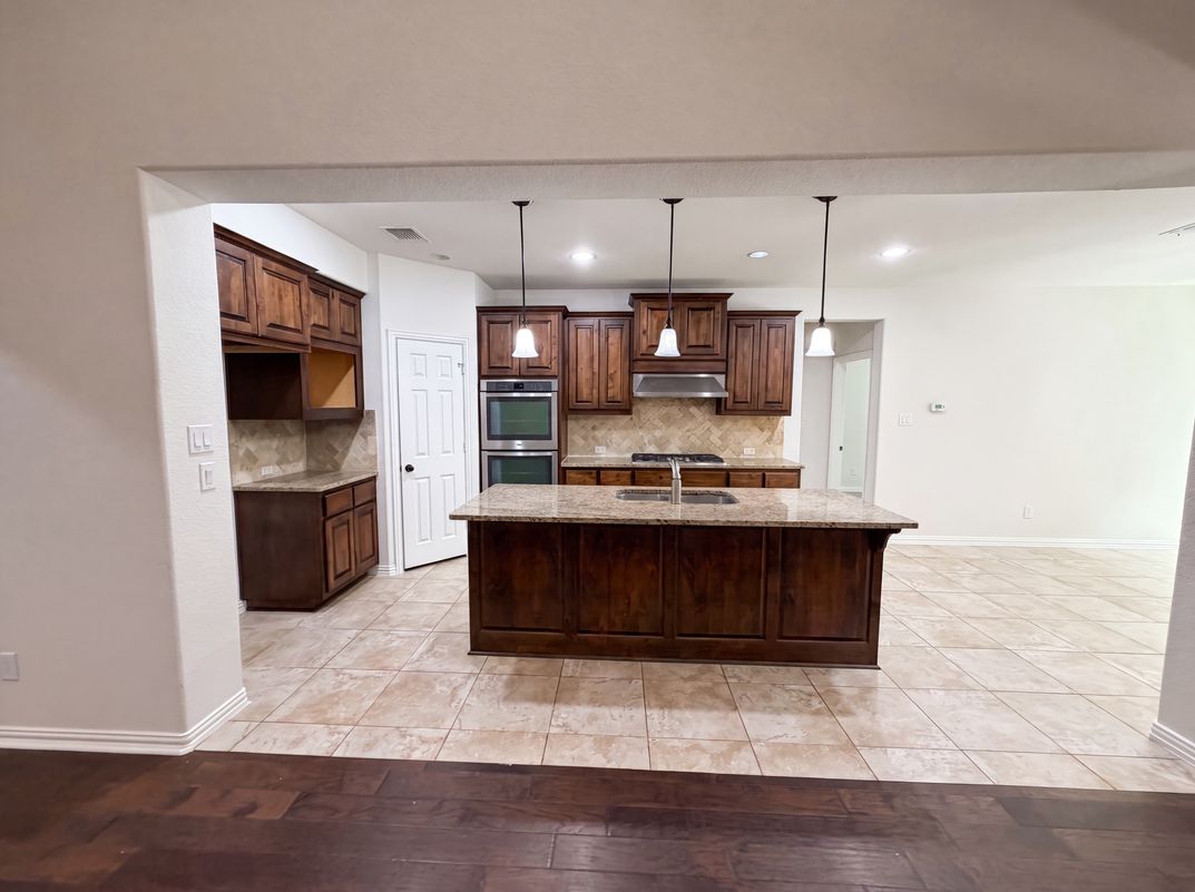 Photo 9 of 26 of 119 Driftwood Dr, Cedar Park, TX