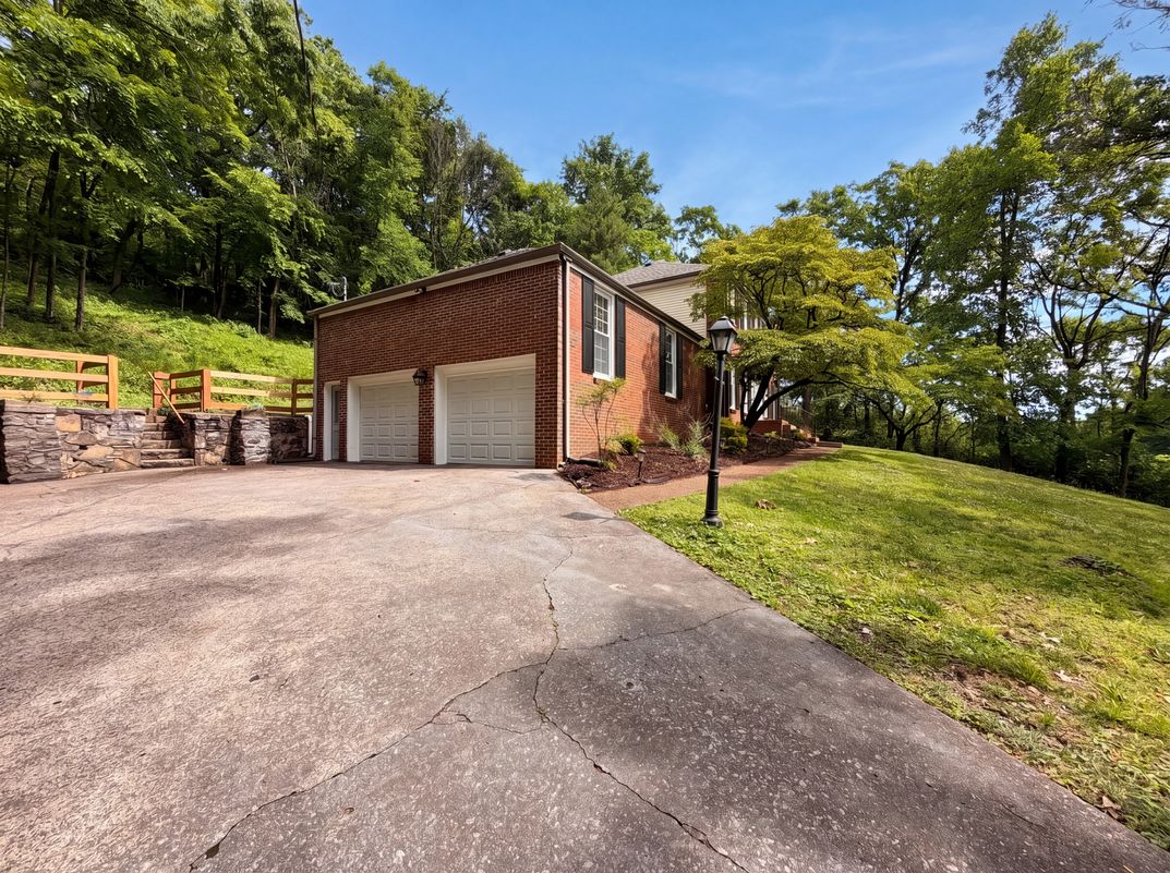 Photo 22 of 25 of 5416 Forest Acres Dr, Nashville, TN