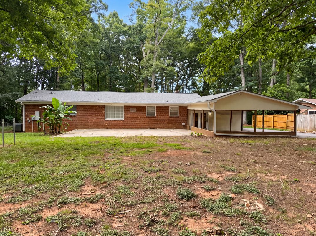 Photo 5 of 26 of 1309 Tohari Rd, Winston Salem, NC