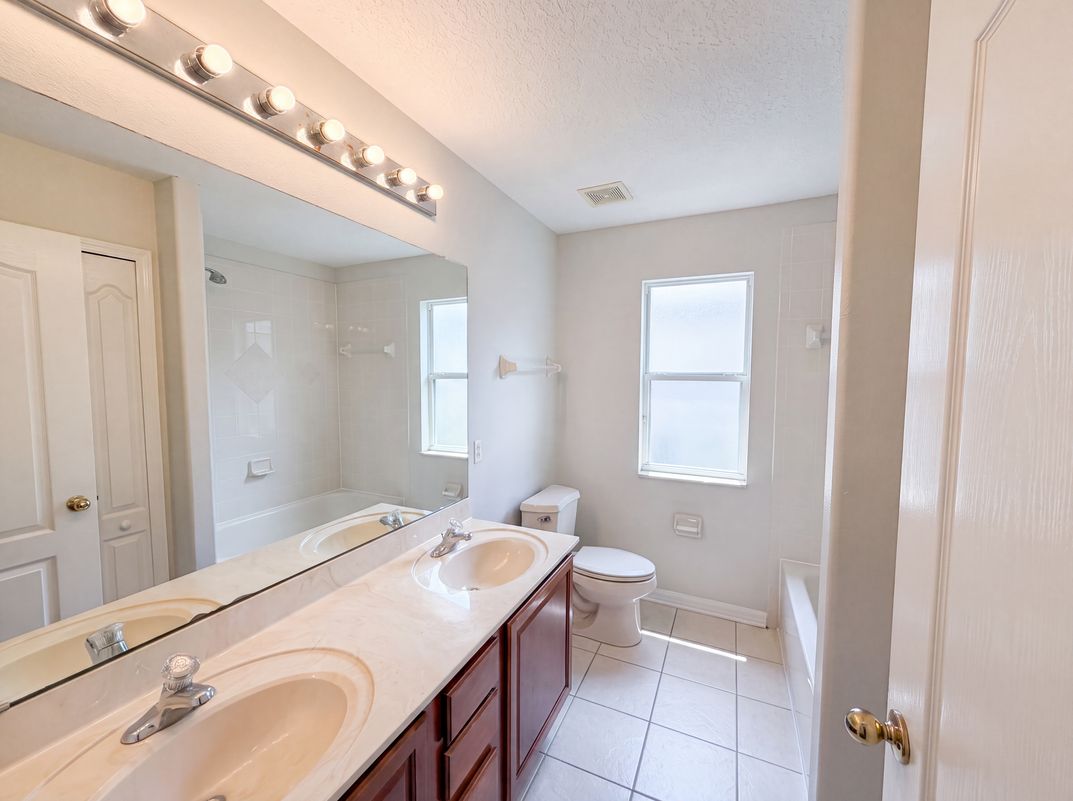 Photo 11 of 39 of 12706 Grovehurst Ave, Winter Garden, FL