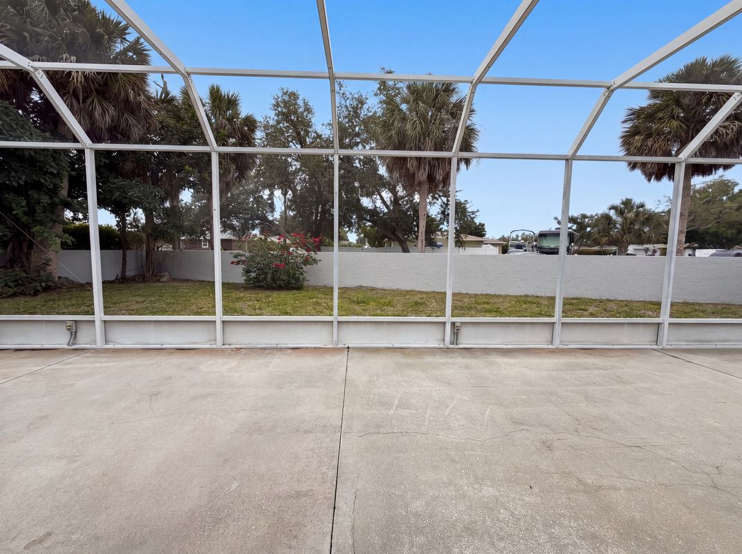Photo 25 of 40 of 1301 Lucaya Ave, Venice, FL