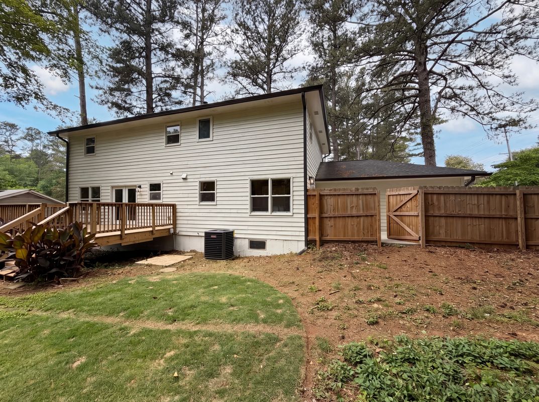 Photo 34 of 38 of 1772 Huntingford Dr, Marietta, GA